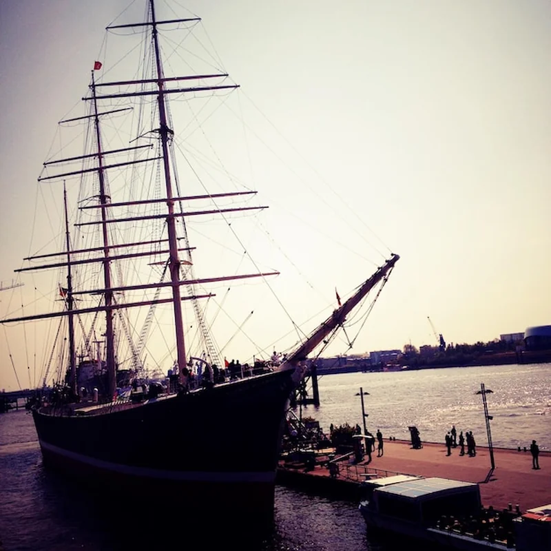 Historia żeglarstwa – odkryj fascynujące fakty o żeglarstwie