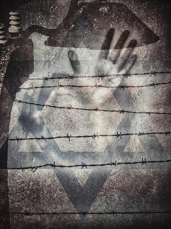 Duchy torturowanych więźniów idą do obozu koncentracji