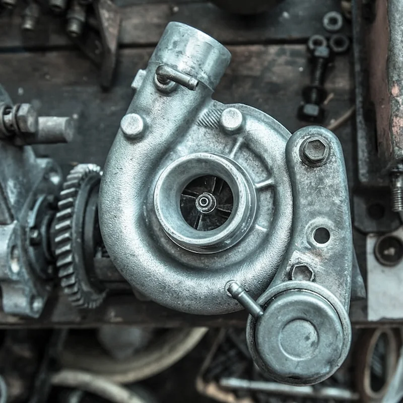 Część silnika samochodowego